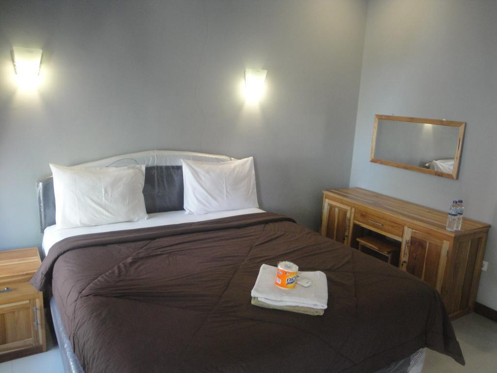 Tri Putri Homestay Kuta  Exteriör bild