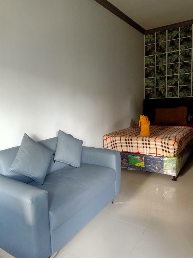 Tri Putri Homestay Kuta  Exteriör bild