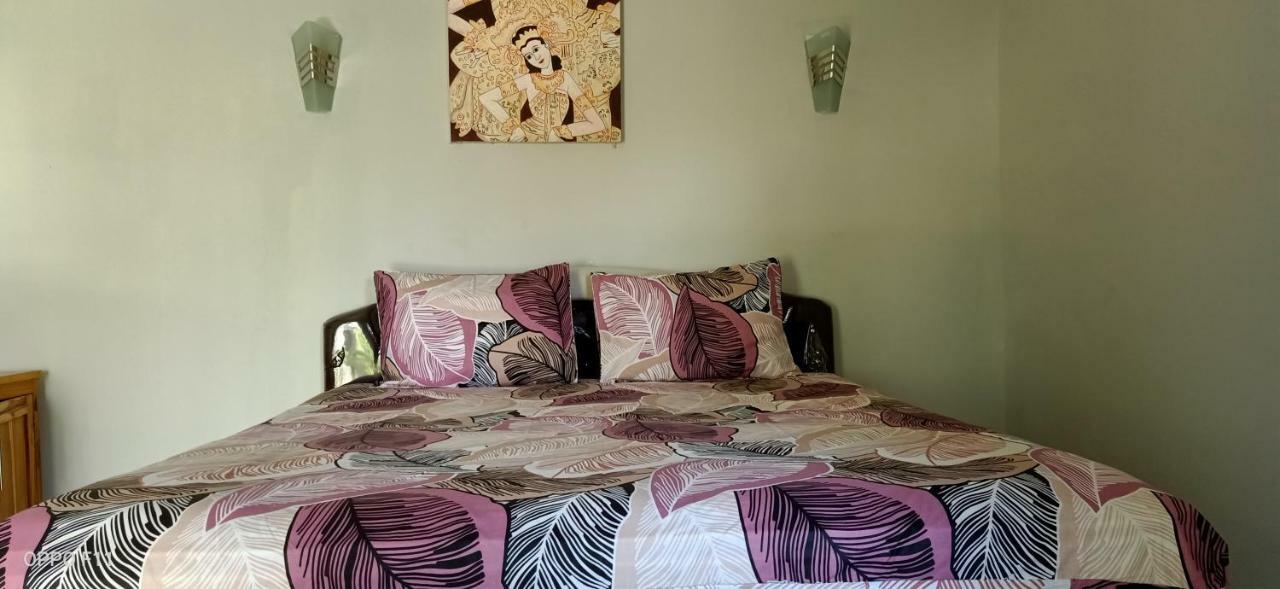 Tri Putri Homestay Kuta  Exteriör bild