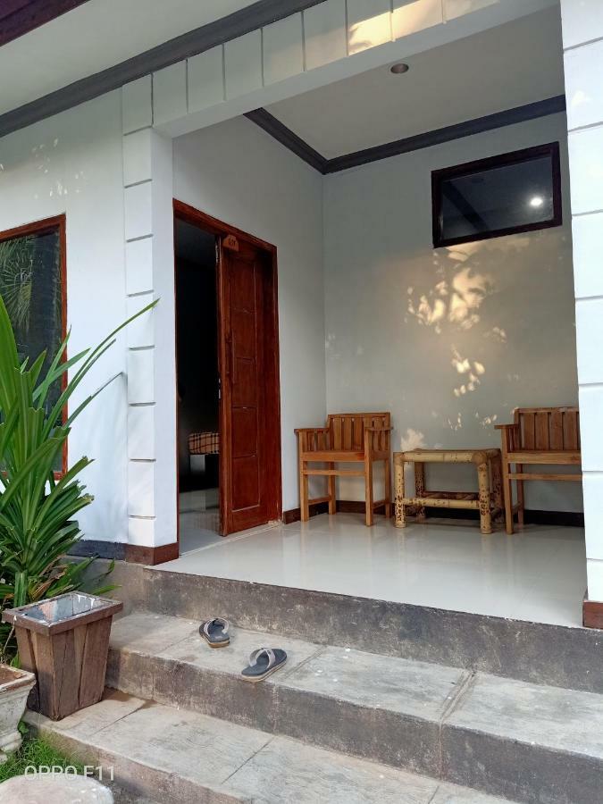 Tri Putri Homestay Kuta  Exteriör bild
